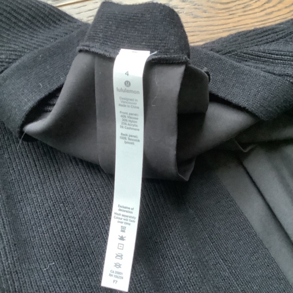 Lululemon Still At Ease Wrap - Picture 5 of 7